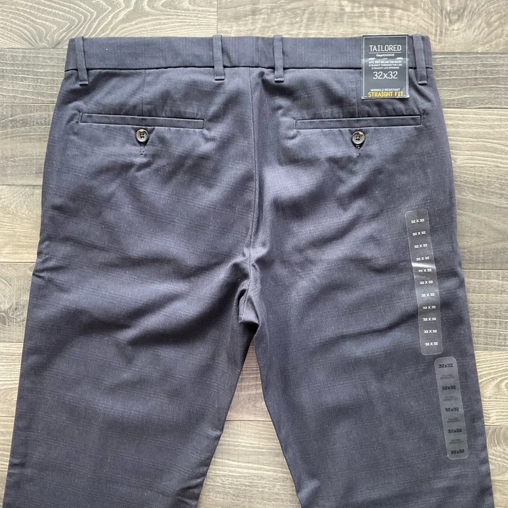 32x32 NWT Gap Tailored Khakis Men’s Charcoal Grey Straight Leg Flat Front 900951